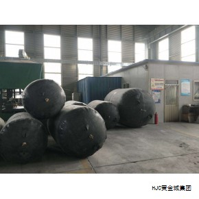 决定采用超宽屏还是多显示器，取决于你玩的游