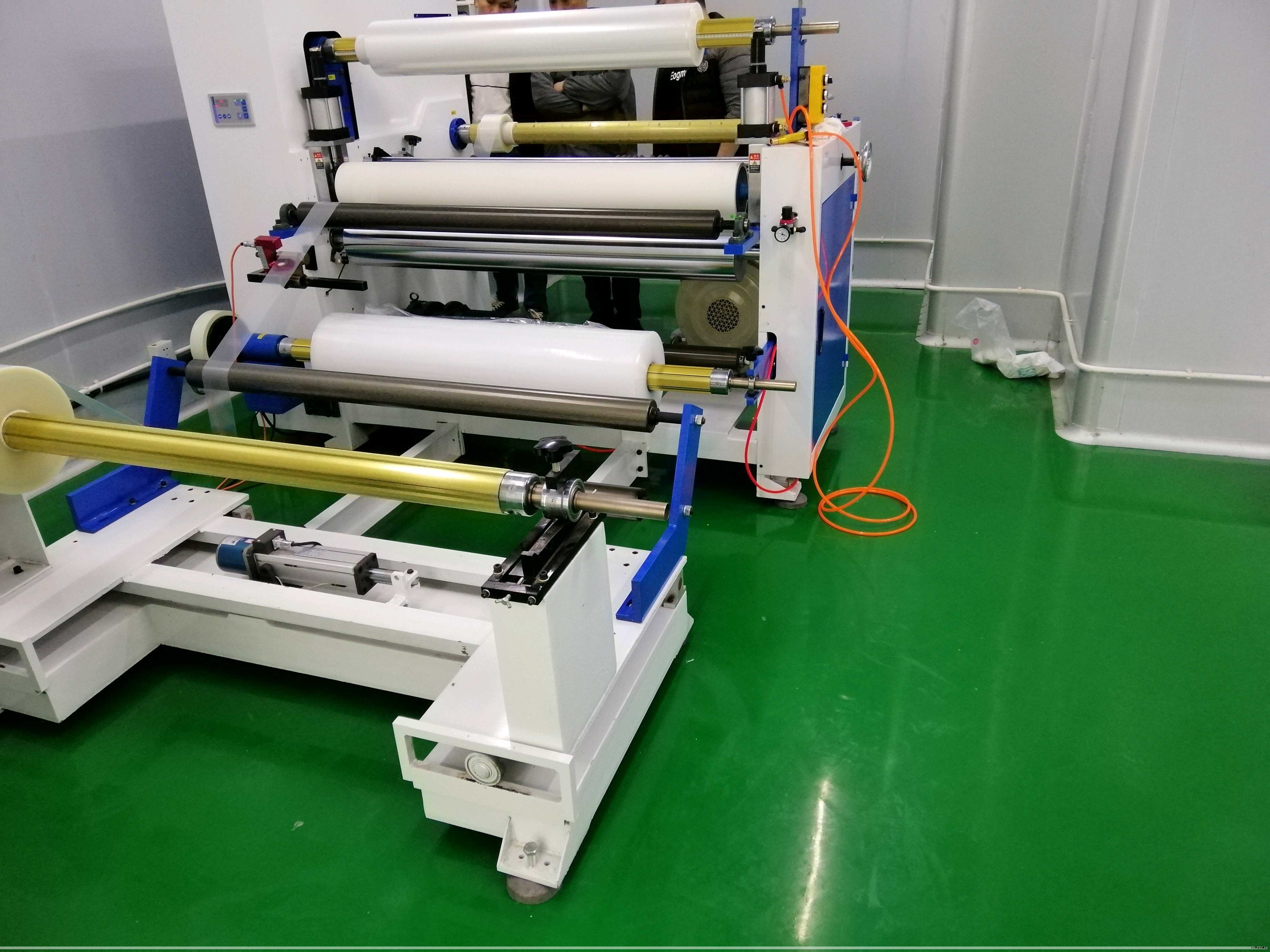 使用立方体贴图实现物体的反射与折射效果。 使用立方体贴图实现物体的反射与折射效果。