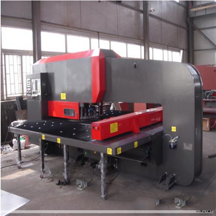 东莞市腾龙机械有限公司专注于硅橡胶制品设备的研发与制造,位于广东省东莞市的工业制造重地。多年来致力于为硅橡胶制品行业提供高精密度、全自动化的进口双马达双油泵双油路油压设备,打造高效稳定的平板硫化机系统。核心部件如电机、油泵、油阀、电磁阀与电控系统均选用知名进口品牌,真空泵浦则采用德国原装进口产品,确保整机的可靠性与稳定性。 东莞市腾龙机械有限公司专注于硅橡胶制品设备的研发与制造,位于广东省东莞市的工业制造重地。多年来致力于为硅橡胶制品行业提供高精密度、全自动化的进口双马达双油泵双油路油压设备,打造高效稳定的平板硫化机系统。核心部件如电机、油泵、油阀、电磁阀与电控系统均选用知名进口品牌,真空泵浦则采用德国原装进口产品,确保整机的可靠性与稳定性。