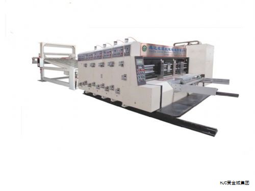 在现代展厅的装修设计中，通常会配置一套或多套显示大屏，用以呈现核心信息、文化宣传与产品介绍等内容。相较于静态展陈，显示大屏能够带来更丰富的视觉冲击与科技感，从而提升整体展示效果。部分客户对展厅显示大屏的类型、选型及应用仍不够清晰，本文对常见的几类产品进行简要分析，帮助大家据场景选择合适的方案。