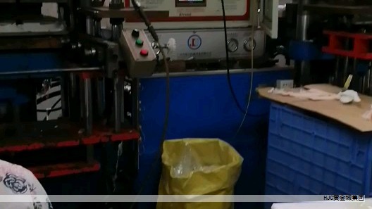 三种发泡材料分别是 EVA泡棉、EPE珍珠棉和海绵。它们在组成、性能和用途上各有特点,下面对比并教你如何区分。 三种发泡材料分别是 EVA泡棉、EPE珍珠棉和海绵。它们在组成、性能和用途上各有特点,下面对比并教你如何区分。