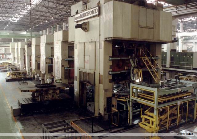 在汽车产业增速放缓的背景下，相关产业链企业正积极寻求新的增长路径。川环科技宣布与成都汉莎石油科技达成战略合作，计划共同开发油气勘探装备领域的橡塑制品，开启跨行业发展的探索之路。