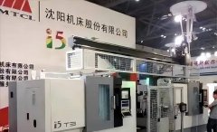 靠着外部援助和技术引进