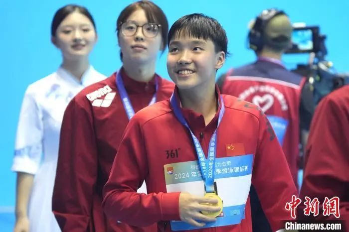 12岁中国游泳小将于子迪引发世界关注，美媒直言