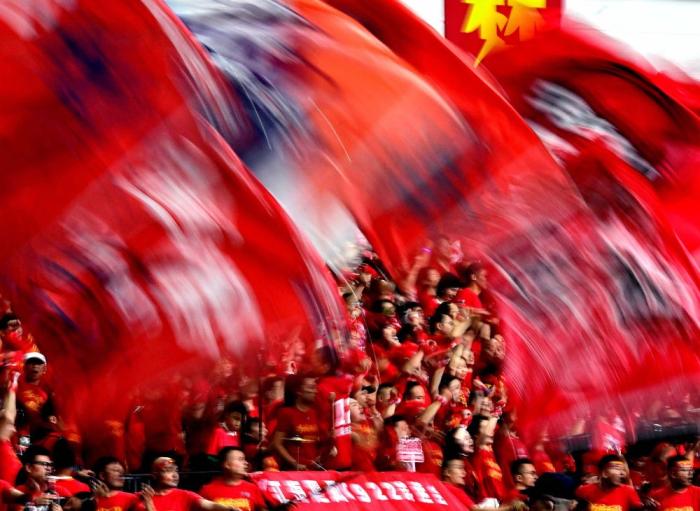 2025年体育热词破圈：苏超大湾鸡引领潮流