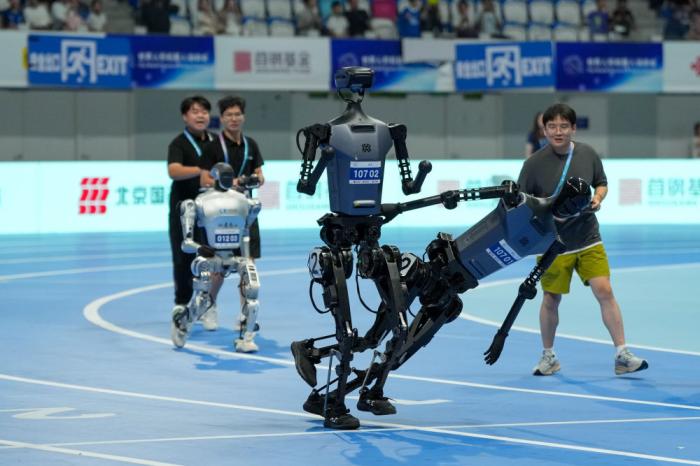 2025年体育热词破圈：苏超大湾鸡引领潮流