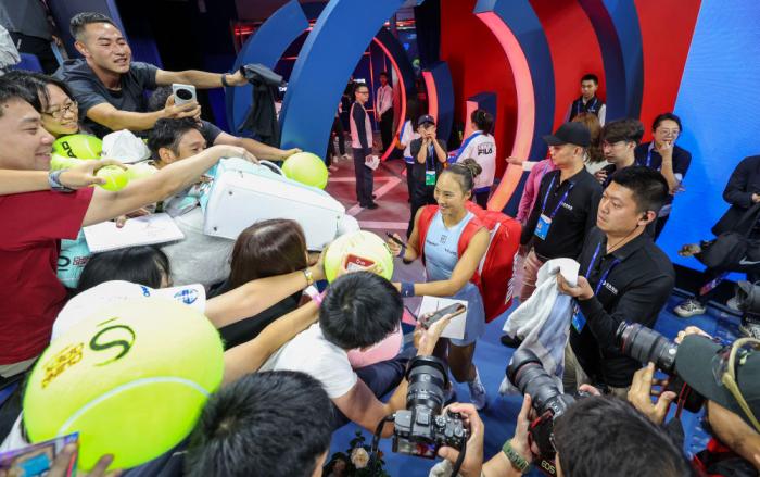 2025年体育热词破圈：苏超大湾鸡引领潮流