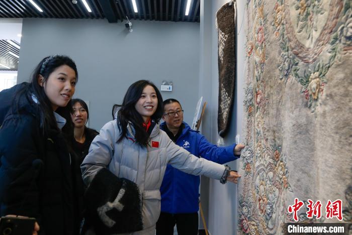 冰壶运动员探秘非遗技艺 感受青海千年文脉