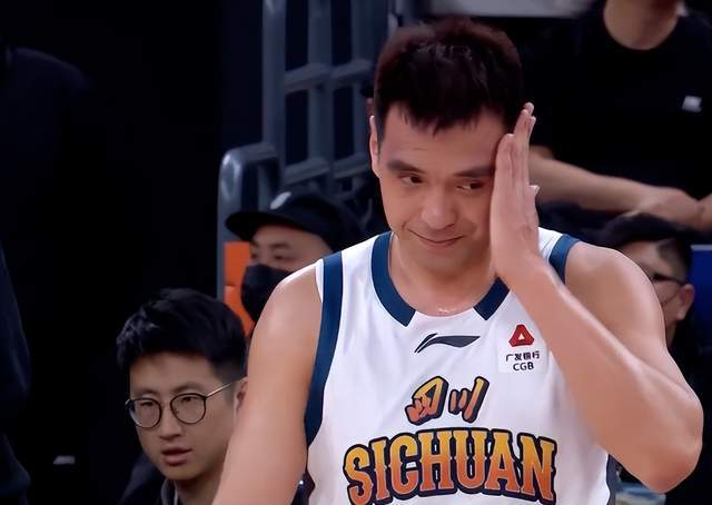 上海男篮大胜四川终结对手28连败创历史纪录