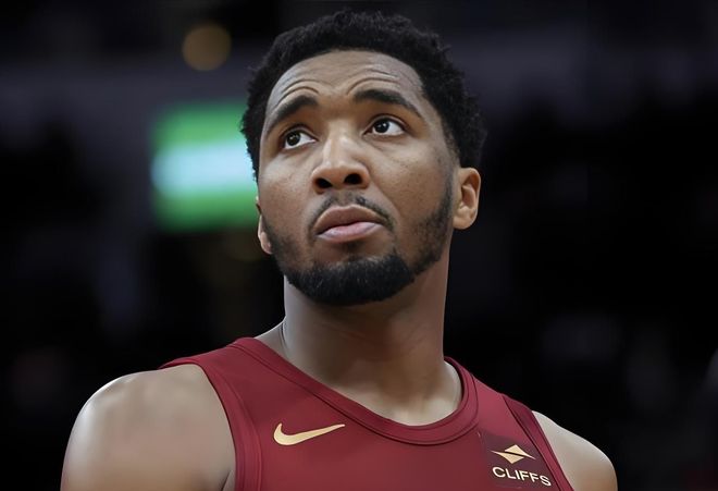 哈登26+7+12助攻率队大胜 骑士双核合砍68分破质疑