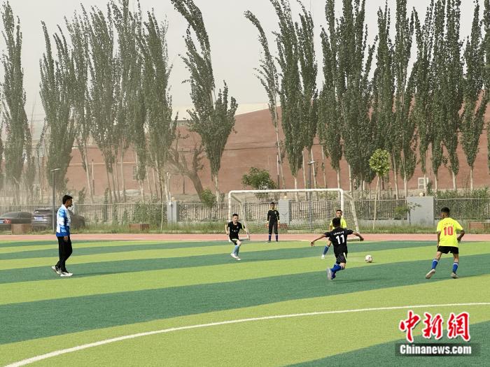 新疆青少年足球梦想点燃未来之路