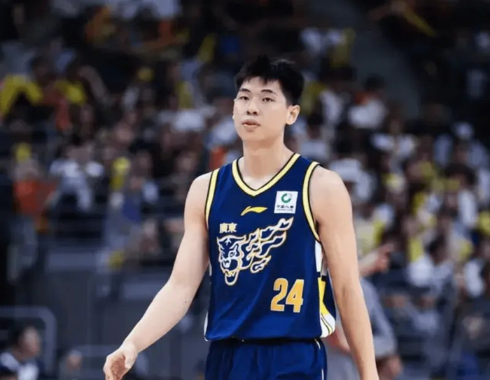 崔永熙25分钟砍17+4+2帽 北京力克广东难掩防守隐