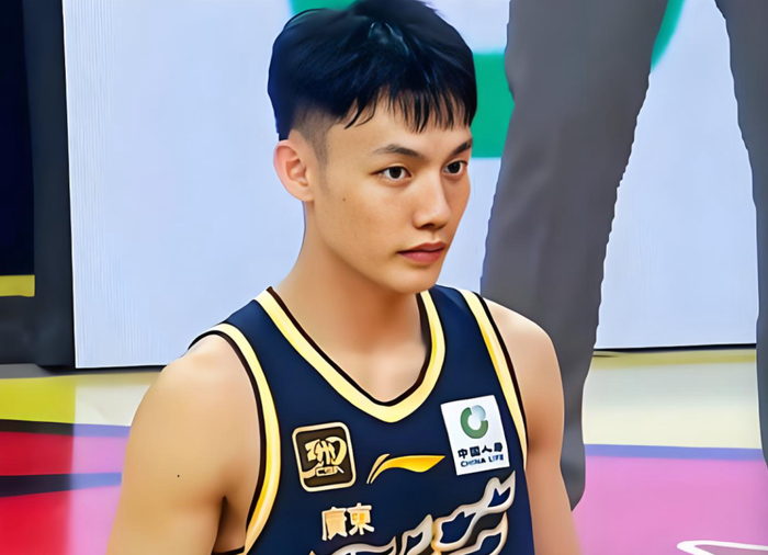 广东队20分大胜广厦队 杨鸣：求胜欲望成关键