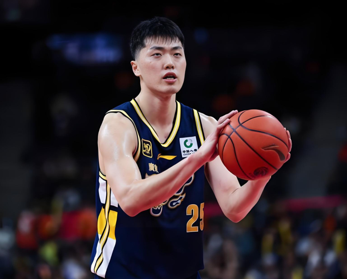 广东队20分大胜广厦队 杨鸣：求胜欲望成关键