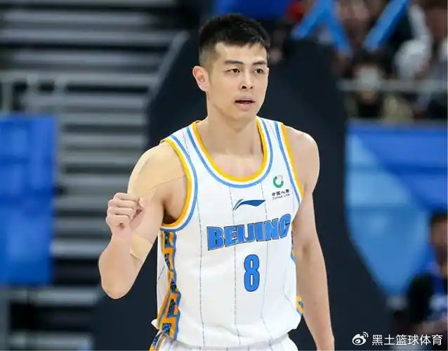 方硕鼻骨骨折缺席季后赛首战 首钢男篮暂不启用
