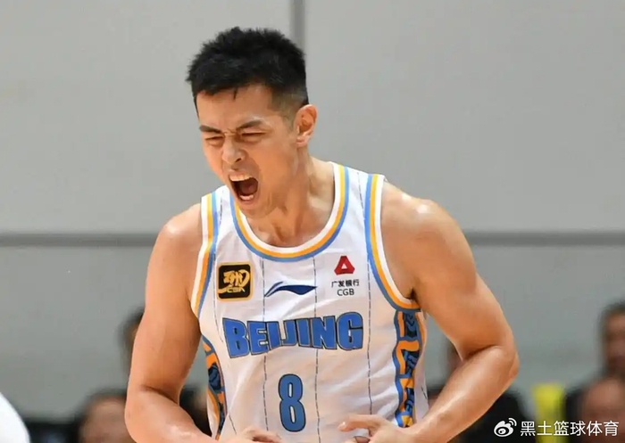 方硕鼻骨骨折缺席季后赛首战 首钢男篮暂不启用